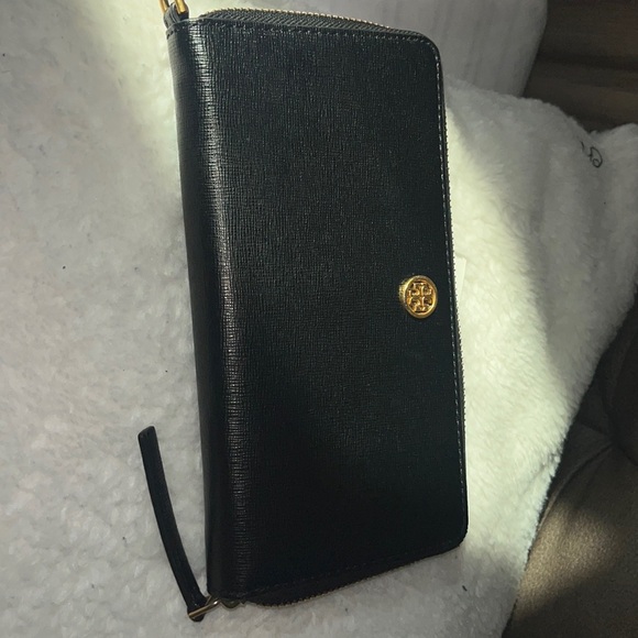 Tory Burch Handbags - Tory Burch wallet